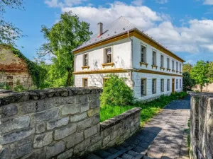Prodej činžovního domu, Velké Všelisy, 3000 m2
