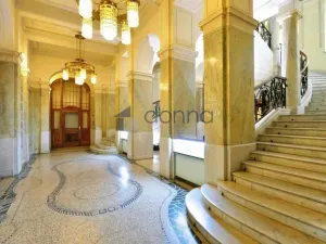 Pronájem kanceláře, Praha, Spálená, 346 m2
