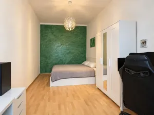 Pronájem bytu 2+kk, Praha - Libeň, Sokolovská, 37 m2