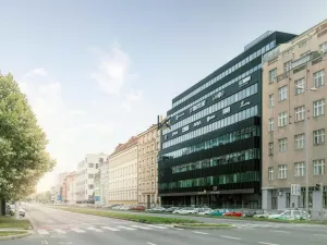 Pronájem kanceláře, Praha - Karlín, Sokolovská, 964 m2