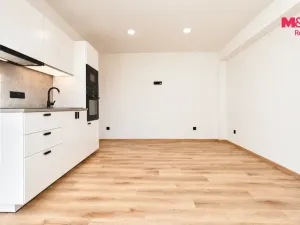 Pronájem bytu 2+kk, Nymburk, Jiřího Wolkera, 34 m2