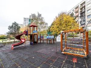 Pronájem bytu 2+1, Praha - Radotín, náměstí Osvoboditelů, 70 m2