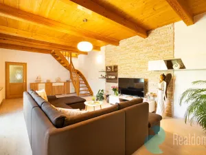 Prodej komerčního pozemku, Ponědrážka, 7758 m2