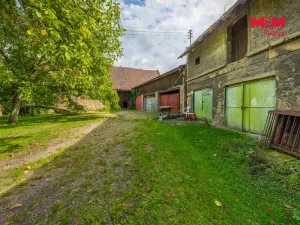 Prodej obchodního prostoru, Buštěhrad, Náměstí, 4516 m2