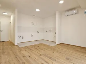 Prodej bytu 2+kk, Bystřice nad Pernštejnem, Masarykovo náměstí, 50 m2