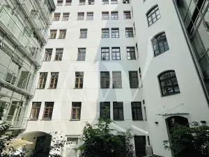 Pronájem kanceláře, Praha - Nové Město, Lazarská, 144 m2