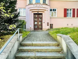 Prodej bytu 2+1, Karlovy Vary, Poděbradská, 56 m2