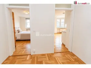 Prodej bytu 3+kk, Praha - Podolí, Dvorecké náměstí, 71 m2