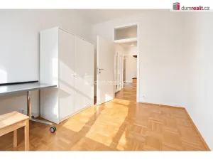 Prodej bytu 3+kk, Praha - Podolí, Dvorecké náměstí, 71 m2