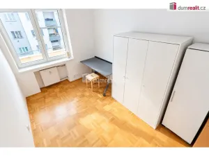 Prodej bytu 3+kk, Praha - Podolí, Dvorecké náměstí, 71 m2