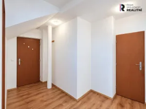 Prodej bytu 2+kk, Holubice, Za Dvorem, 46 m2