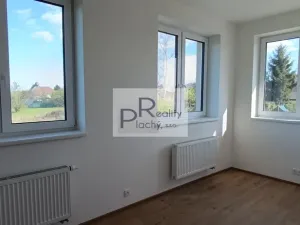 Prodej bytu 2+kk, Hevlín, 67 m2