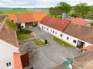 Prodej výrobních prostor, Radošovice, 1075 m2