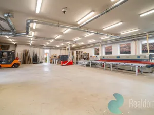 Prodej výrobních prostor, Radošovice, 1075 m2