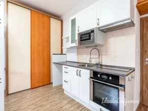 Pronájem bytu 1+kk, Praha - Střešovice, Na Malovance, 25 m2