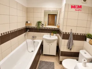 Pronájem bytu 1+kk, Praha - Prosek, Lovosická, 34 m2
