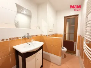 Prodej bytu 3+1, Hostomice, Školní náměstí, 63 m2