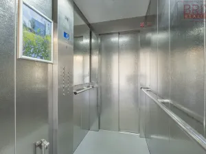 Pronájem bytu 1+kk, Praha, Peroutkova, 25 m2
