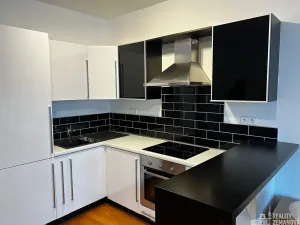 Pronájem bytu 1+kk, Dolní Břežany, Náměstí Na Sádkách, 40 m2