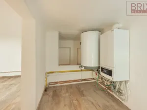 Pronájem bytu 2+1, Praha, Štefánikova, 61 m2