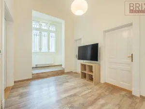 Pronájem bytu 2+1, Praha, Štefánikova, 61 m2