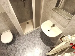 Pronájem kanceláře, Praha - Vysočany, Mlékárenská, 48 m2