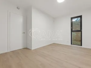 Pronájem bytu 4+kk, Praha - Hloubětín, Mandloňová, 174 m2
