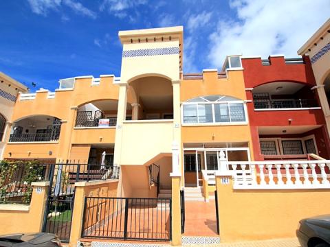 Prodej bytu 3+1, Torrevieja, Španělsko, 66 m2