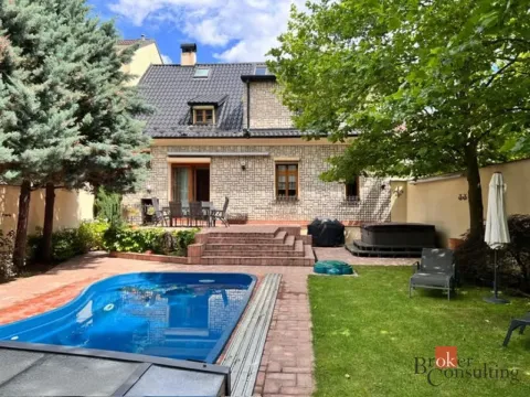 Prodej rodinného domu, Benešov, Zapova, 270 m2