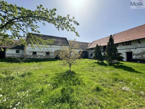 Prodej komerční nemovitosti, Velemyšleves - Zálezly, 940 m2