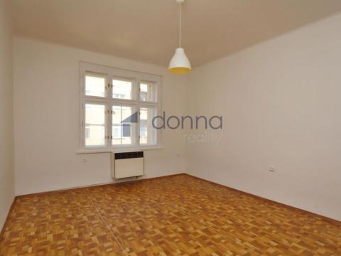 Pronájem bytu 2+kk, Praha - Vršovice, Madridská, 56 m2