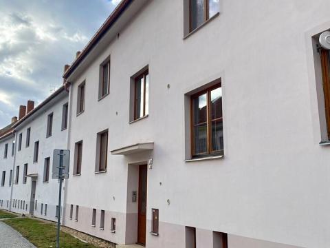 Prodej bytu 2+kk, Mikulov, Husova, 53 m2