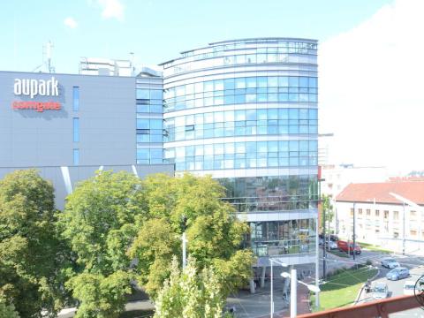 Pronájem bytu 2+1, Hradec Králové - Pražské Předměstí, Gočárova třída, 75 m2