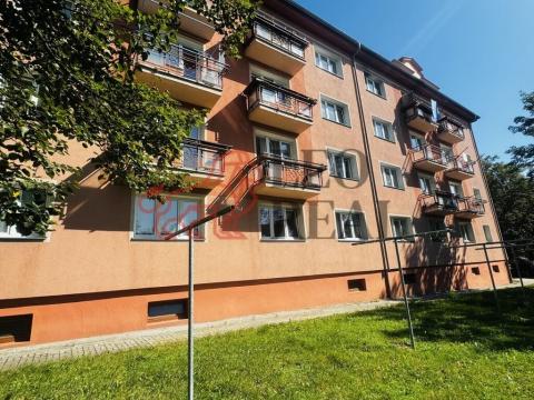 Prodej bytu 2+1, Ostrov, Májová, 71 m2