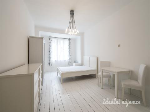 Pronájem bytu 1+kk, Praha - Holešovice, Jankovcova, 28 m2