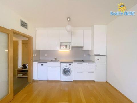 Pronájem bytu 2+kk, Praha - Nové Město, Lublaňská, 38 m2