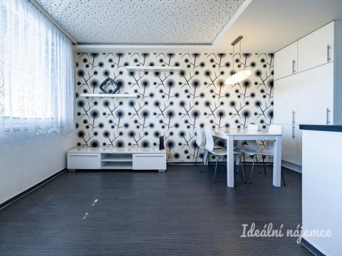 Pronájem bytu 2+kk, Praha - Černý Most, Kpt. Stránského, 43 m2