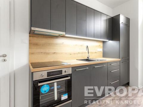 Prodej bytu 1+kk, Žirovnice, Havlíčkovo náměstí, 30 m2