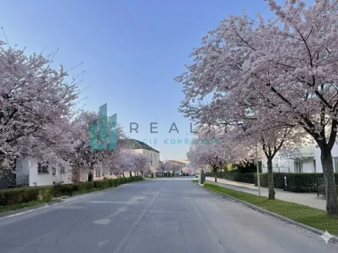 Prodej bytu 3+kk, Strážnice, Grůska, 74 m2