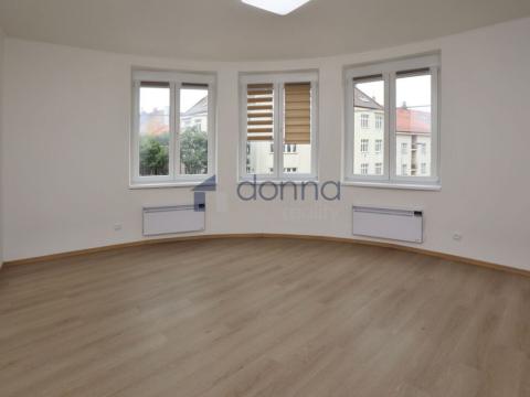 Pronájem bytu 2+kk, Praha - Strašnice, Kralická, 52 m2