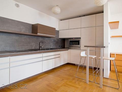 Pronájem bytu 1+kk, Praha - Žižkov, V kapslovně, 53 m2