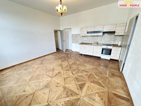 Prodej bytu 2+kk, Praha - Libeň, Sokolovská, 52 m2