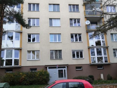 Pronájem bytu 2+1, Karlovy Vary, Buchenwaldská, 53 m2