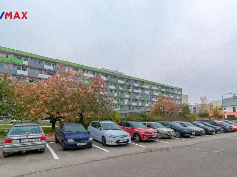 Pronájem bytu 1+kk, Hradec Králové - Nový Hradec Králové, Brožíkova, 32 m2