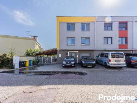 Pronájem bytu 2+kk, Znojmo, Na Hrázi, 45 m2