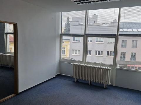 Pronájem kanceláře, Znojmo, náměstí Svobody, 51 m2