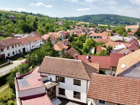 Prodej rodinného domu, Komňa, 240 m2