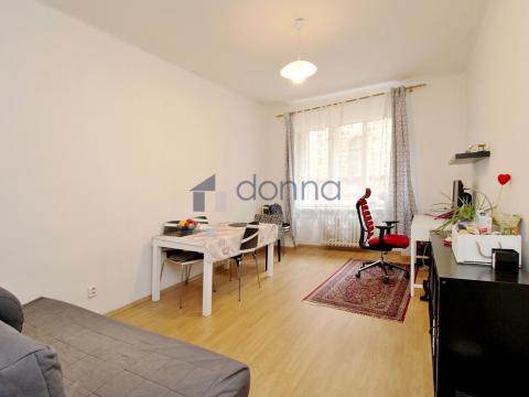 Pronájem bytu 2+kk, Praha - Vinohrady, Mikovcova, 48 m2