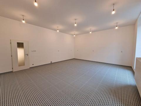 Pronájem obchodního prostoru, Plzeň, Klatovská třída, 70 m2