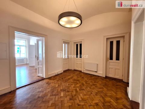 Pronájem kanceláře, Praha - Malá Strana, Plaská, 102 m2